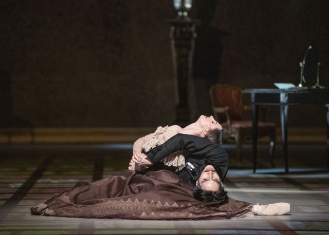  Melissa Hough og Ricardo Castellanos danser hovedrollene som Tatjana og Onegin