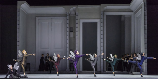 Alle feene i Tornerose danser 