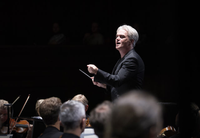 Dirigent foran orkester