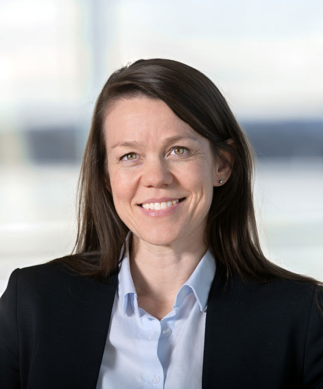 Portett av Operaens CFO, Hege Modell
